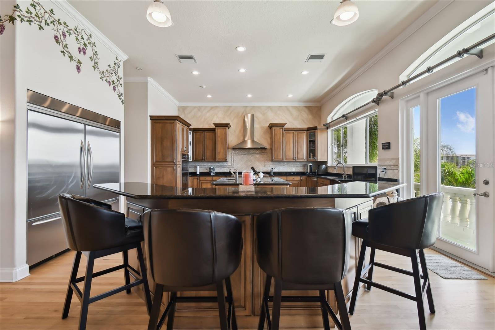 W7875577 Property Photo