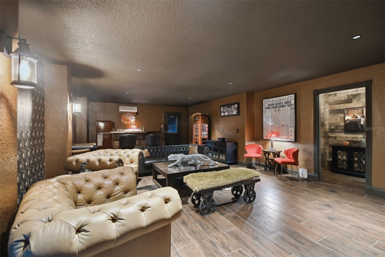 W7875577 Property Photo