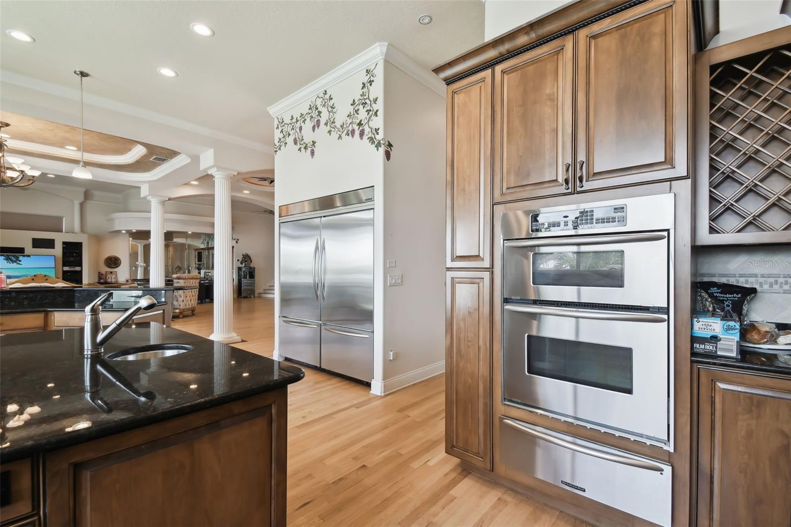 W7875577 Property Photo