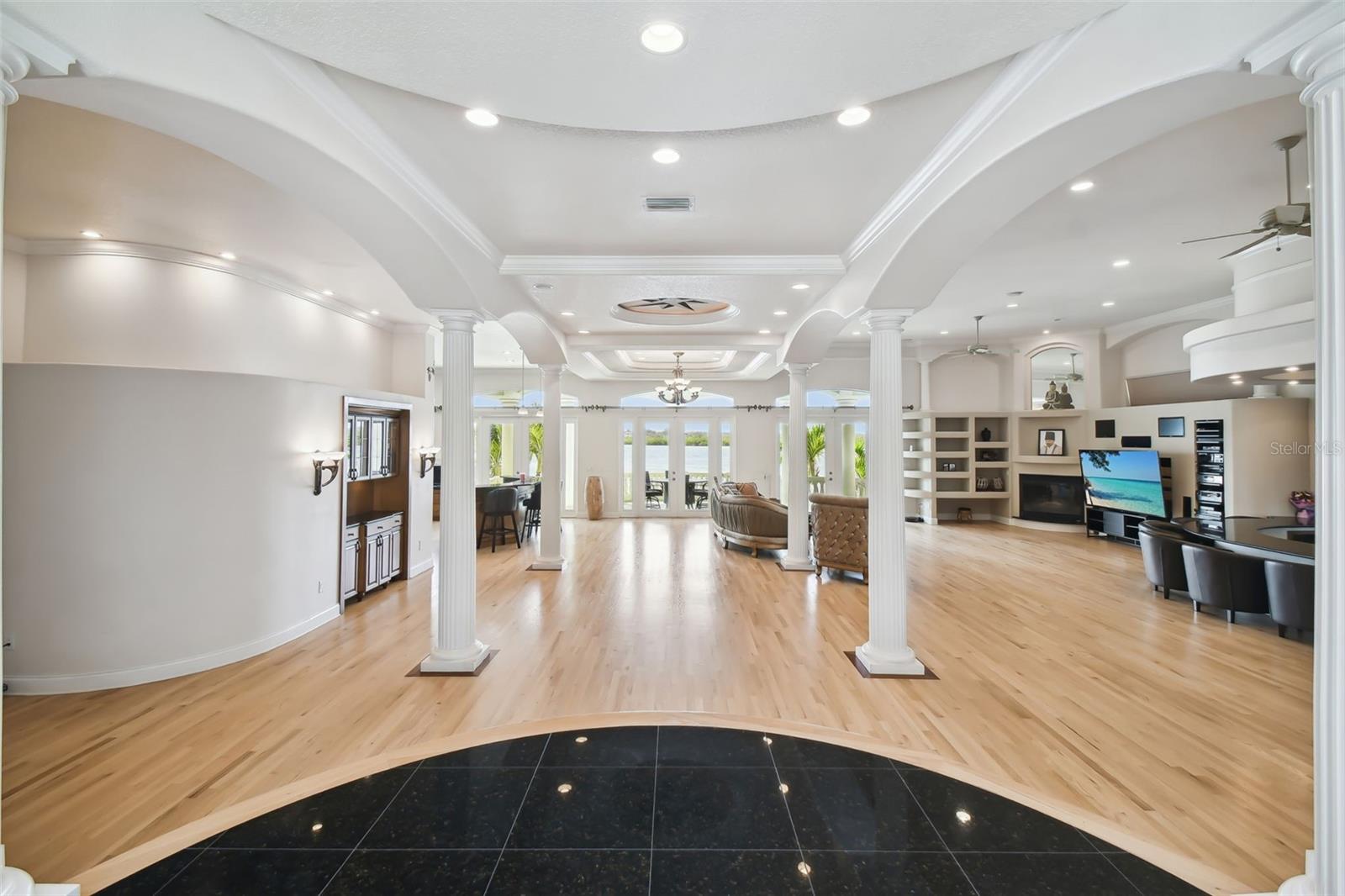 W7875577 Property Photo