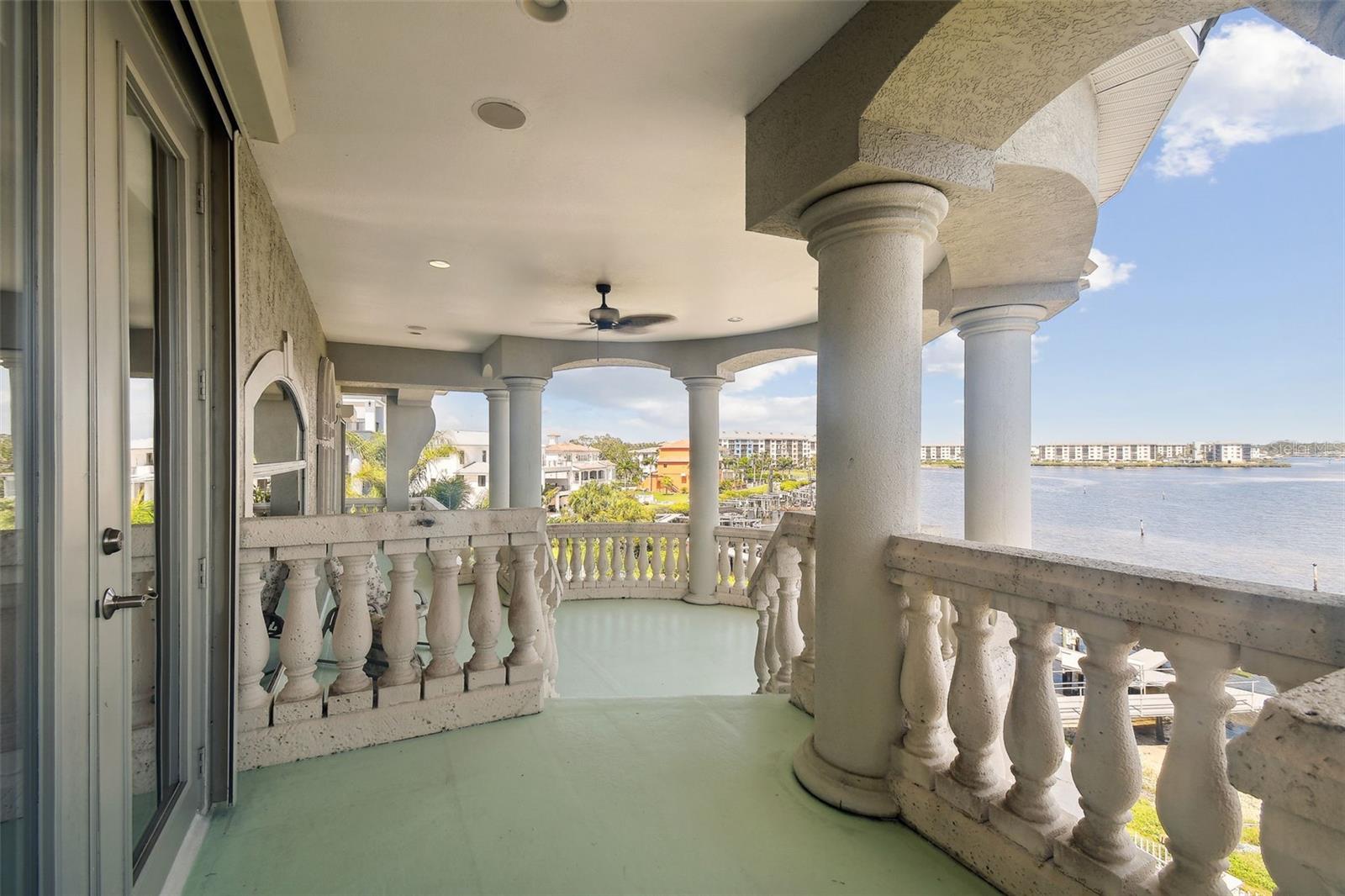 W7875577 Property Photo