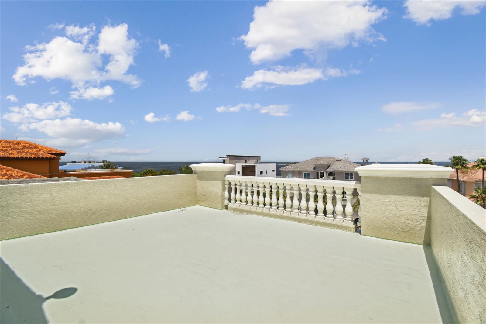 W7875577 Property Photo