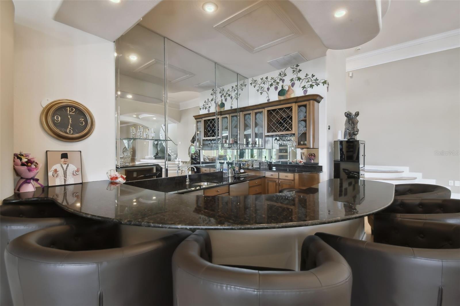 W7875577 Property Photo