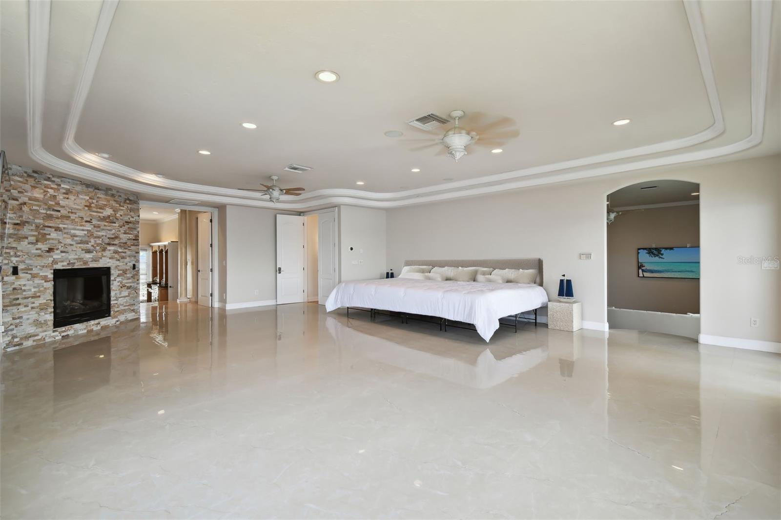 W7875577 Property Photo