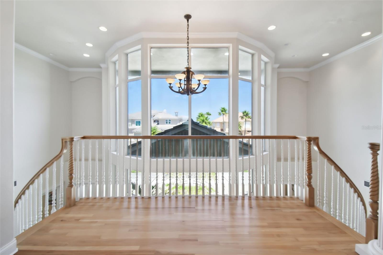 W7875577 Property Photo