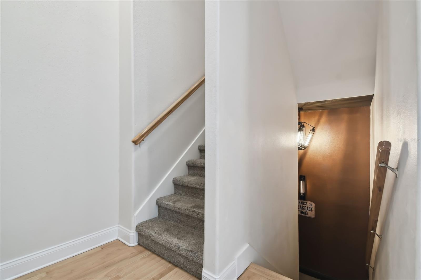 W7875577 Property Photo