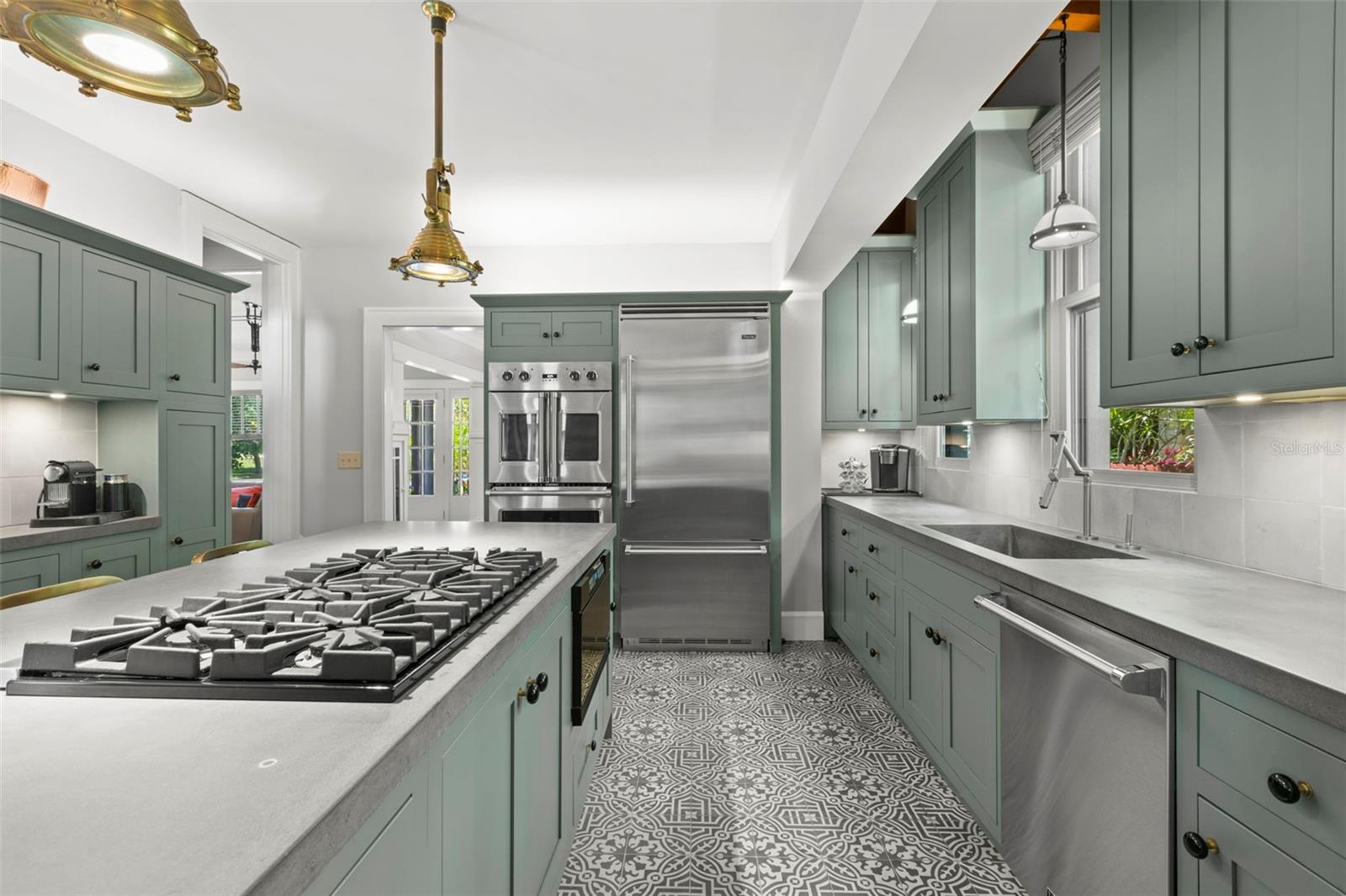 345 8TH AVE NE, ST PETERSBURG, FL, 33701