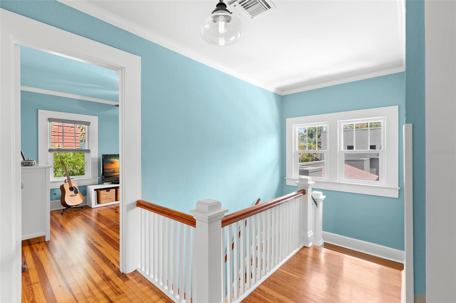 345 8TH AVE NE, ST PETERSBURG, FL, 33701