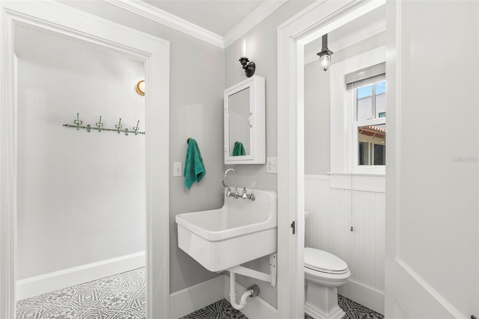 345 8TH AVE NE, ST PETERSBURG, FL, 33701