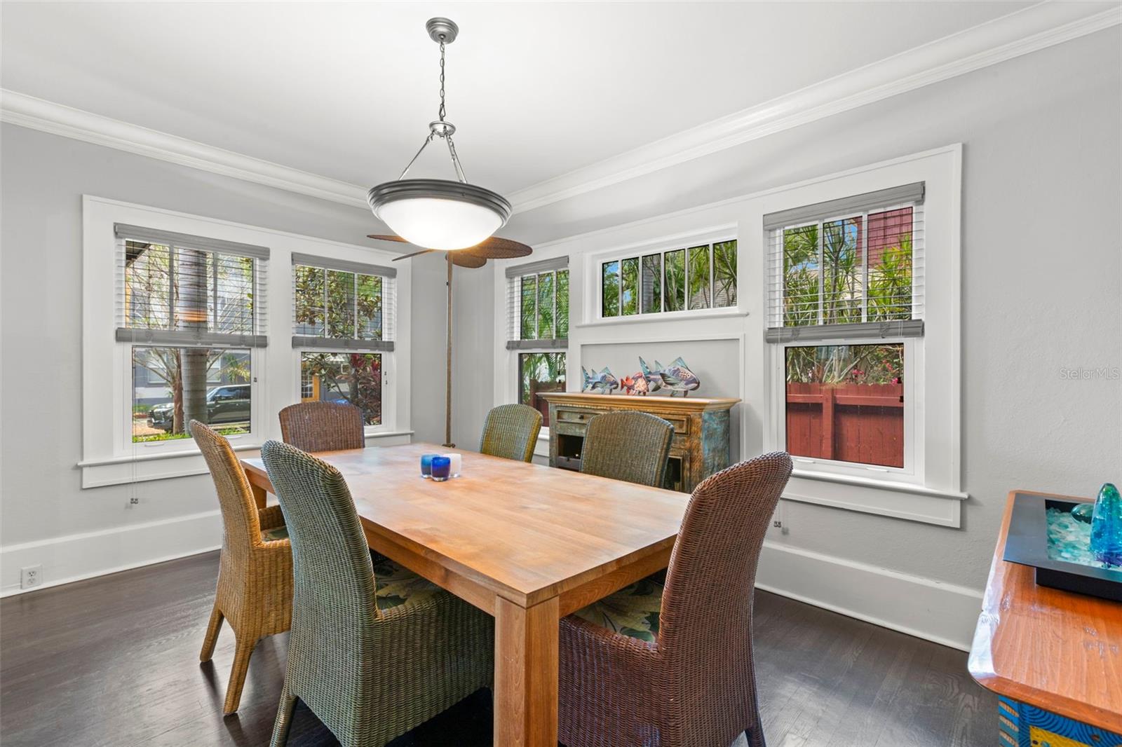 345 8TH AVE NE, ST PETERSBURG, FL, 33701