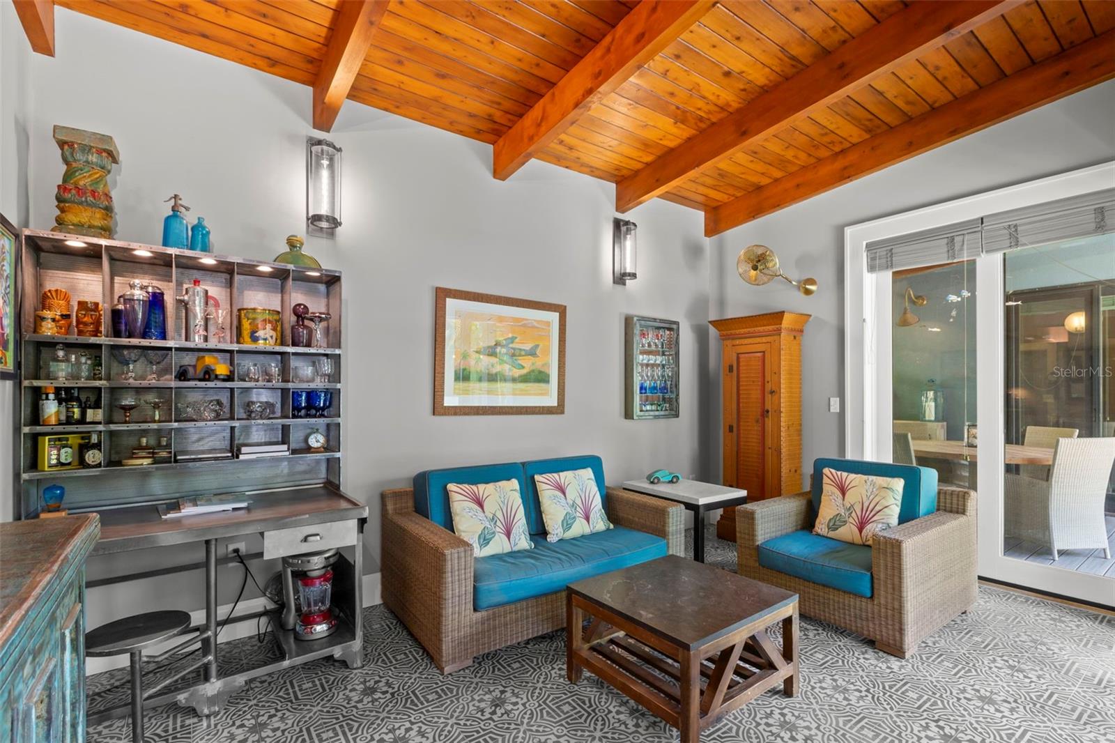 345 8TH AVE NE, ST PETERSBURG, FL, 33701