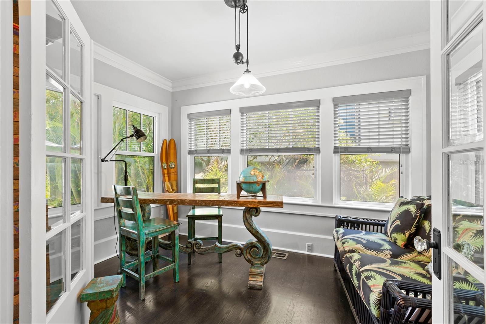 345 8TH AVE NE, ST PETERSBURG, FL, 33701