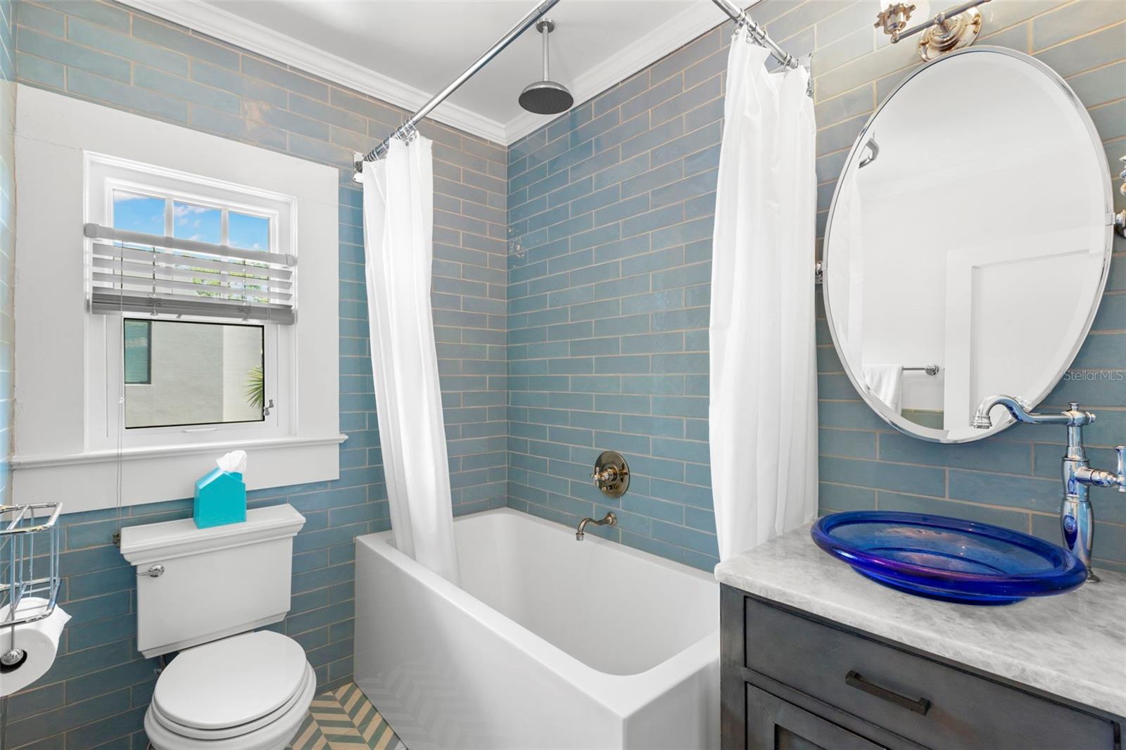 345 8TH AVE NE, ST PETERSBURG, FL, 33701