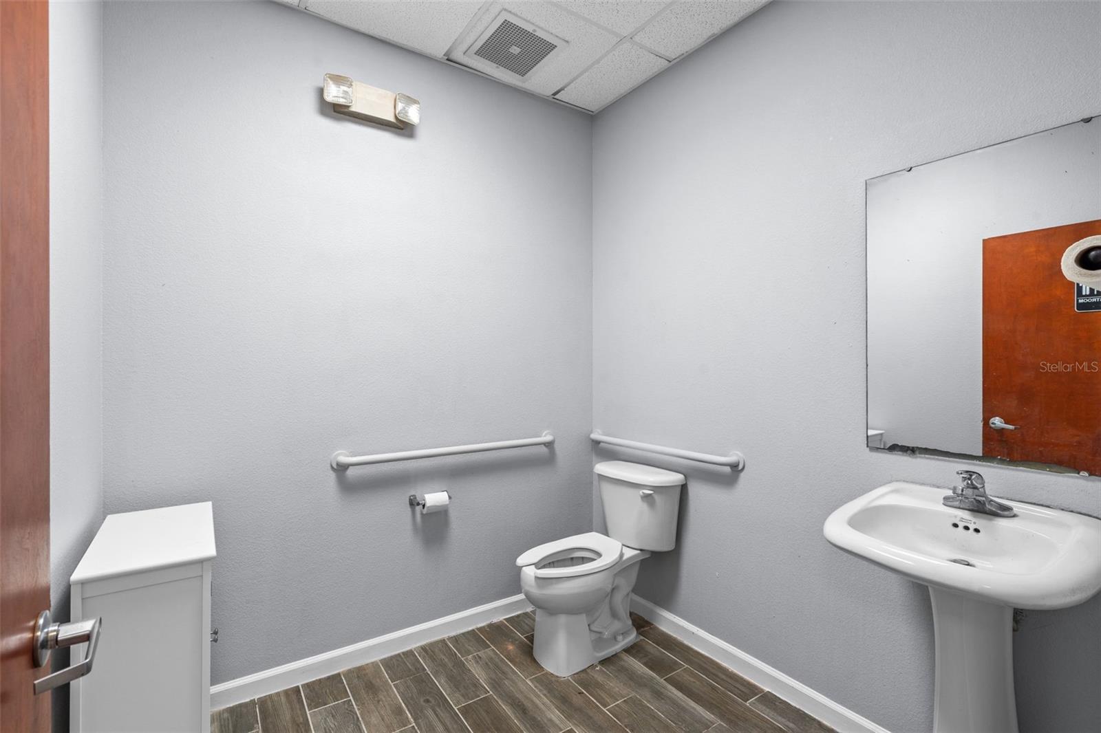 2850 W MAIN ST, LEESBURG, FL, 34748