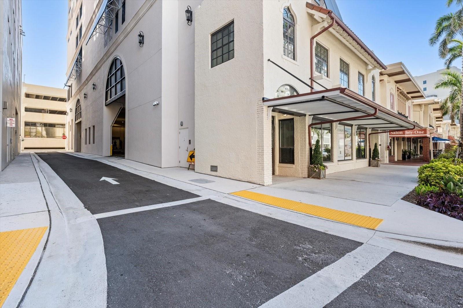 33 S PALM AVE #1202, SARASOTA, FL, 34236