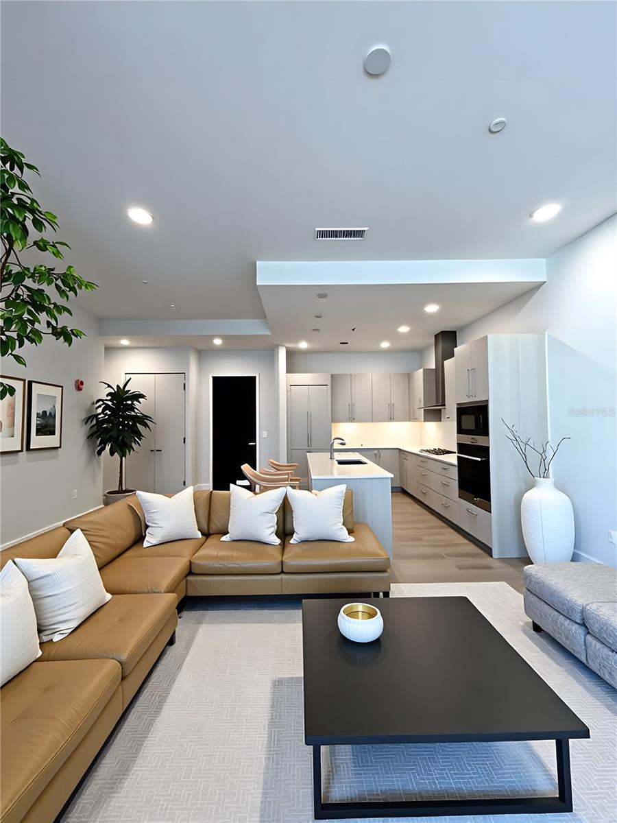 33 S PALM AVE #1202, SARASOTA, FL, 34236