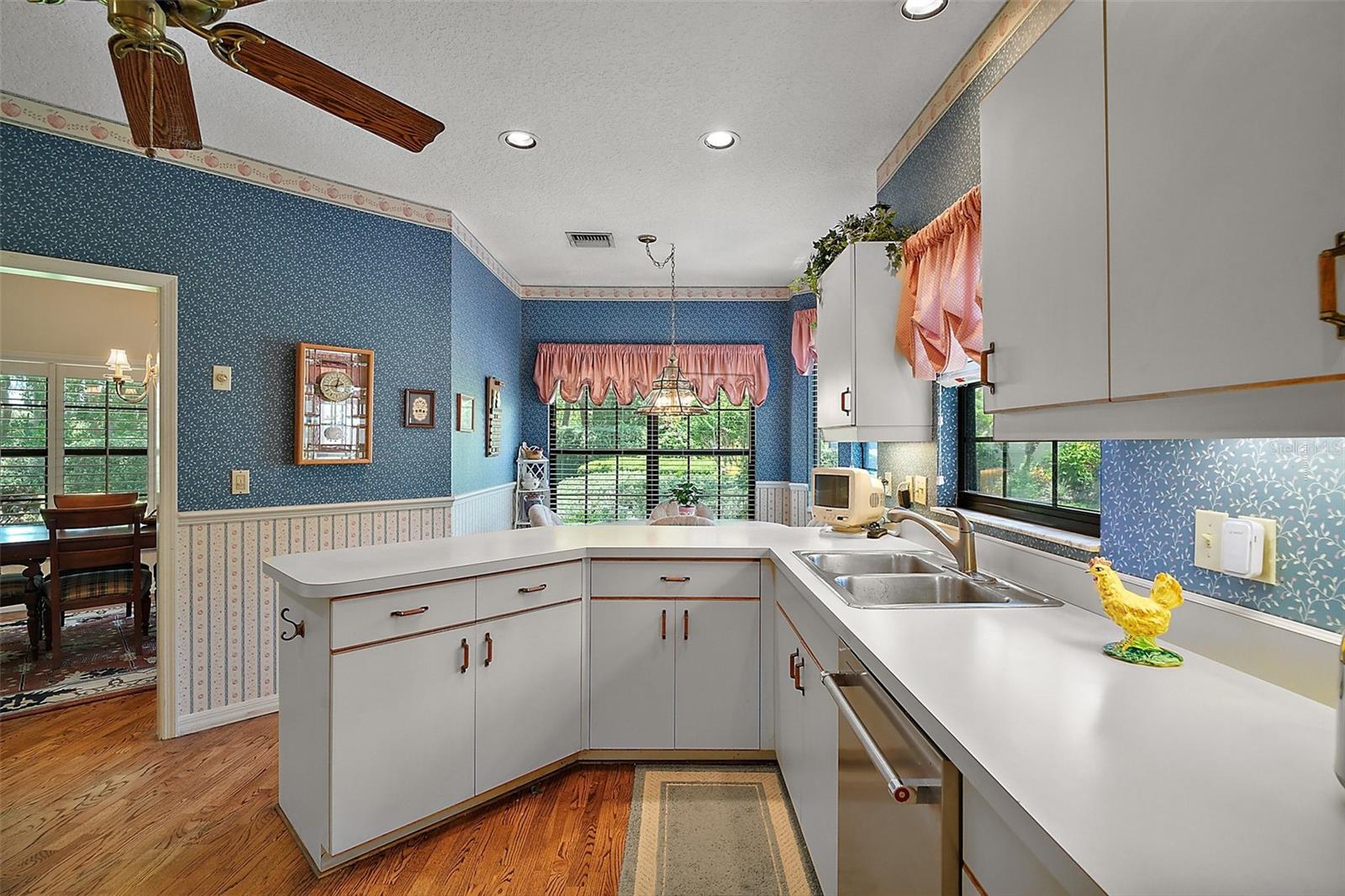 621 HIGH POINT DR, MOUNT DORA, FL, 32757