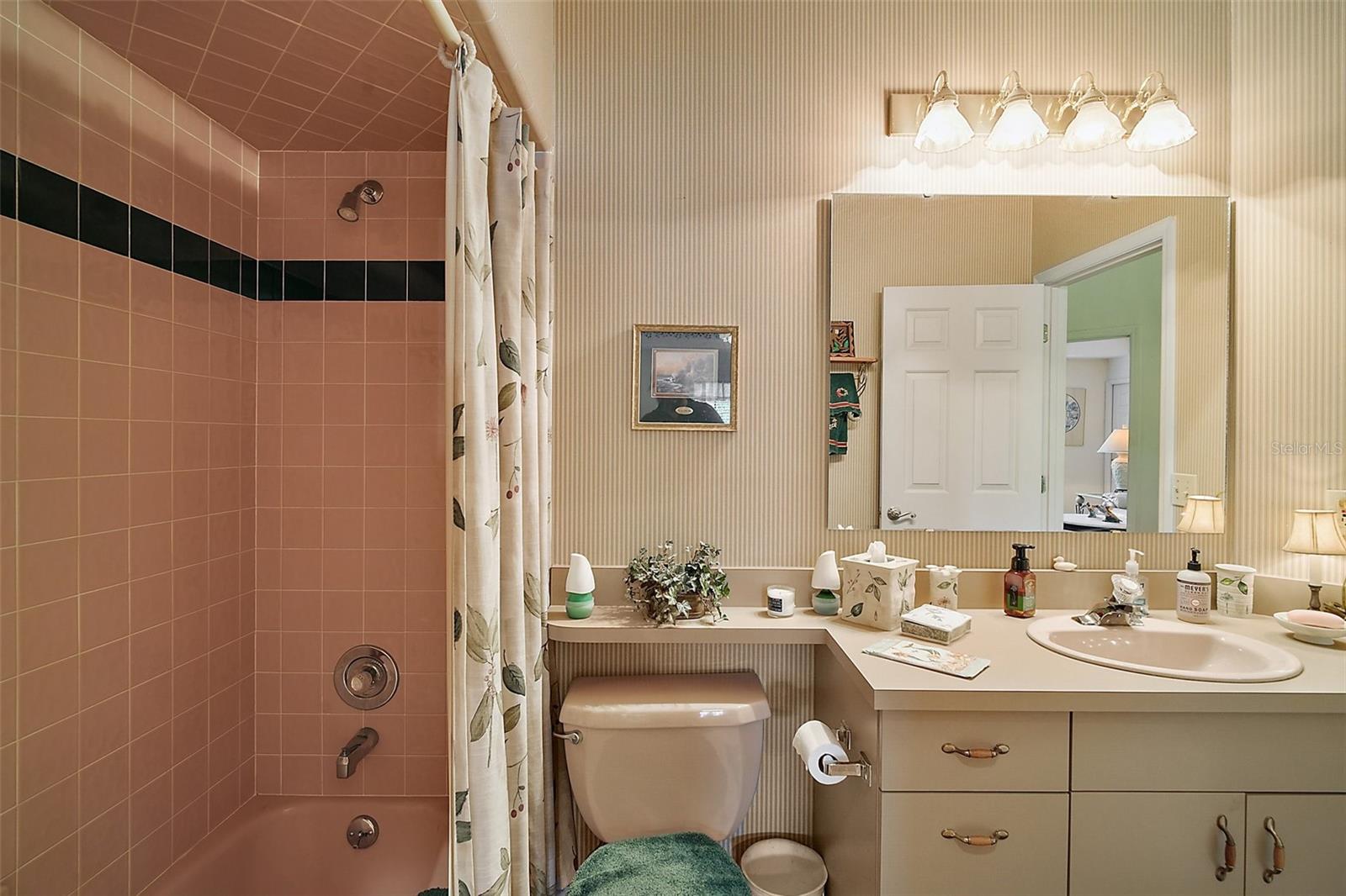 621 HIGH POINT DR, MOUNT DORA, FL, 32757