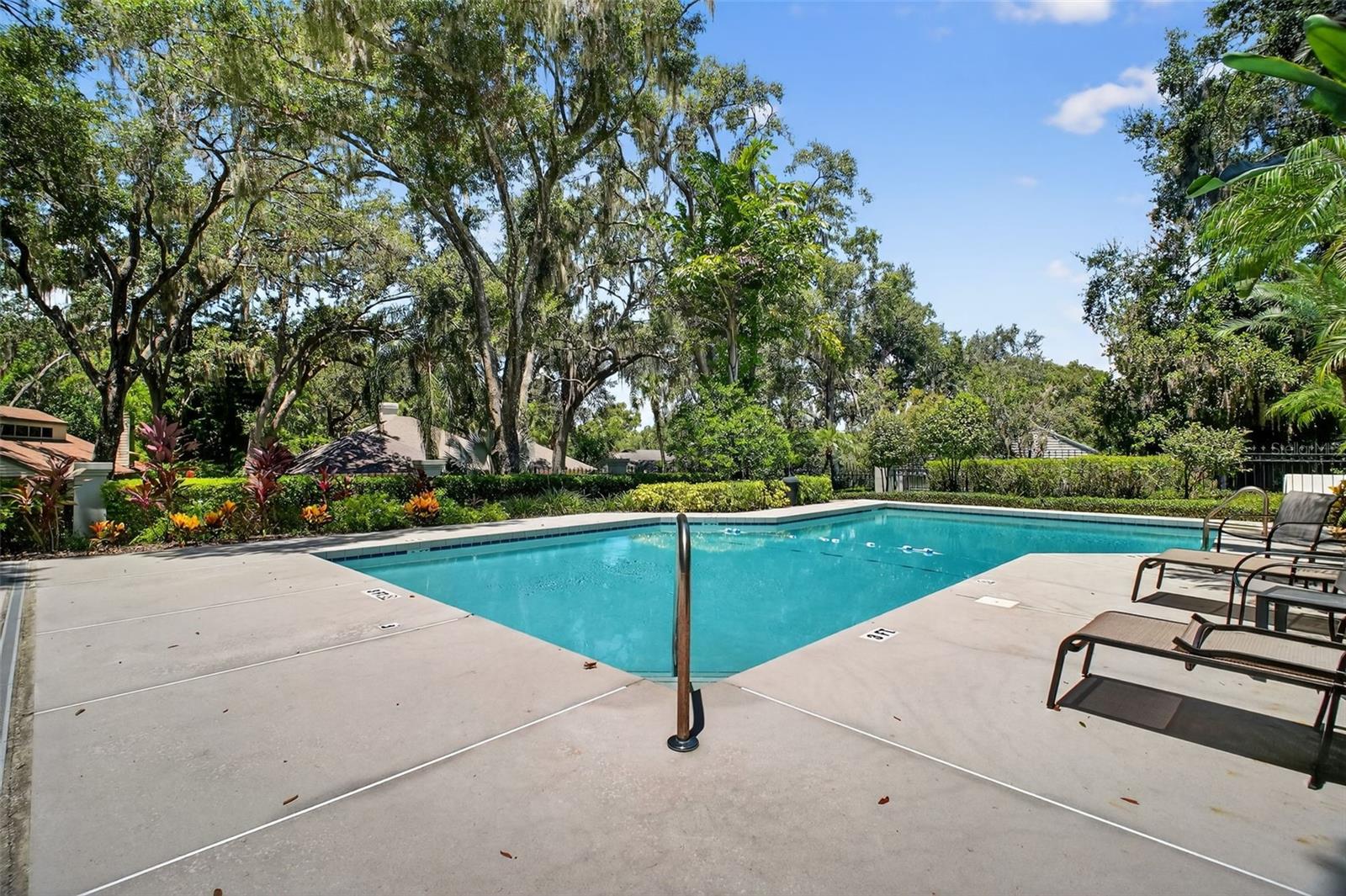 621 HIGH POINT DR, MOUNT DORA, FL, 32757