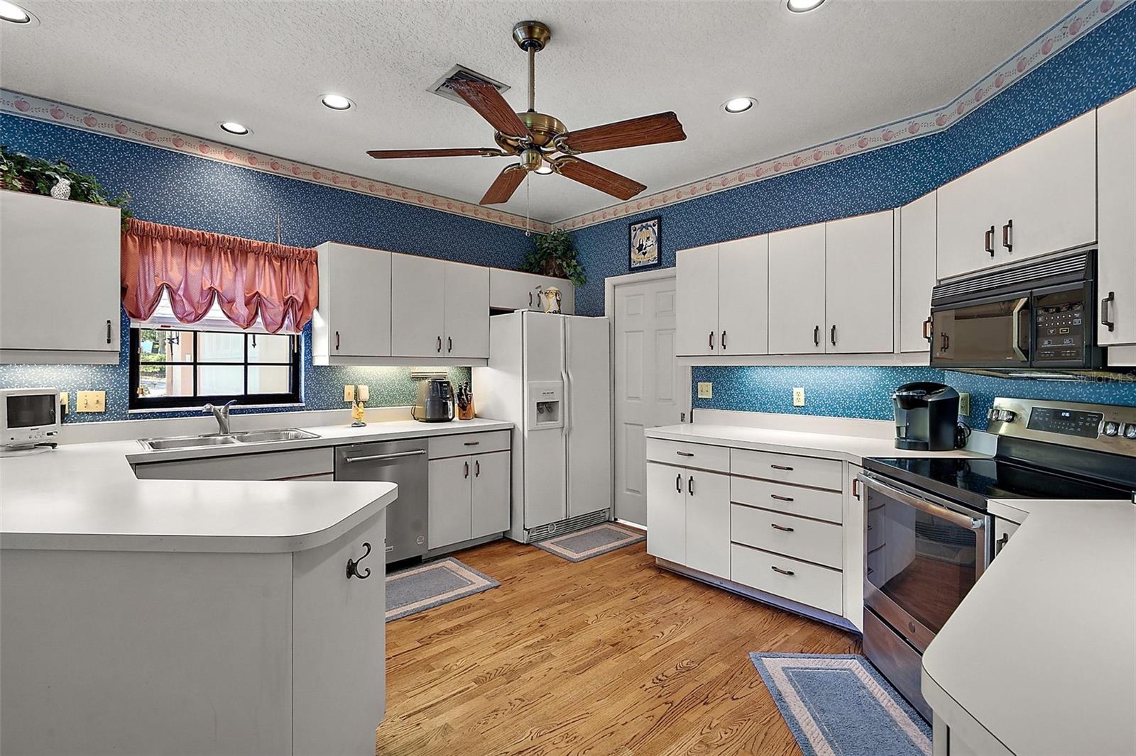 621 HIGH POINT DR, MOUNT DORA, FL, 32757