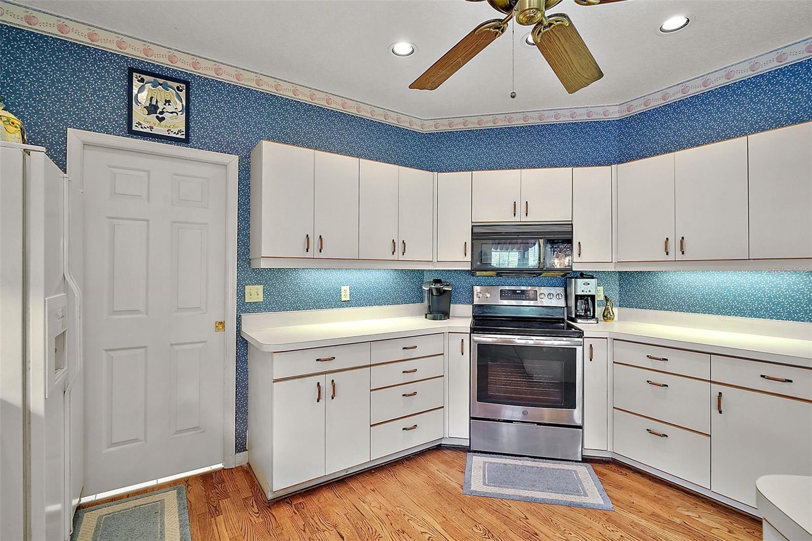 621 HIGH POINT DR, MOUNT DORA, FL, 32757