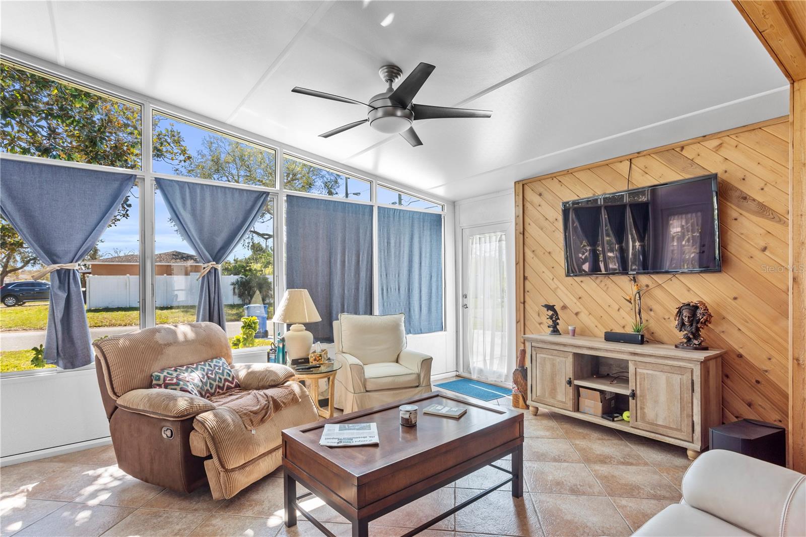 1701 66TH AVE N, ST PETERSBURG, FL, 33702