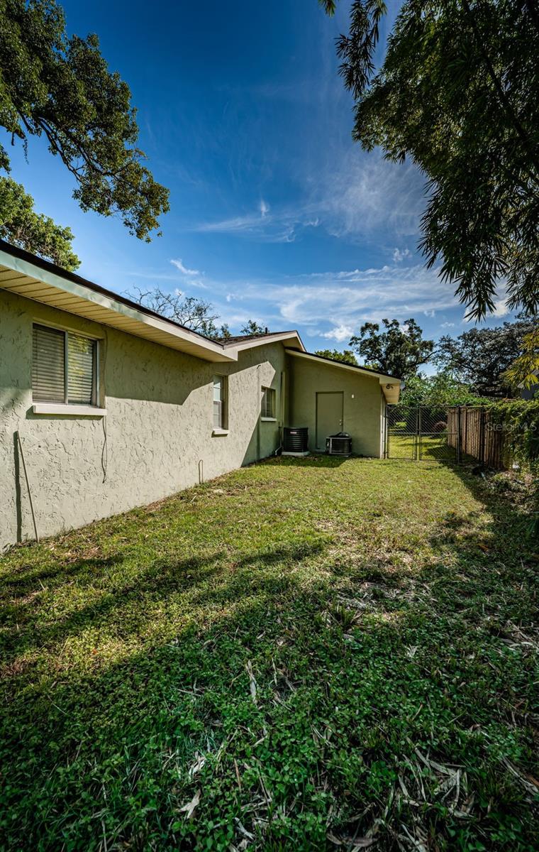 209 S GREENFIELD AVE, TEMPLE TERRACE, FL, 33617