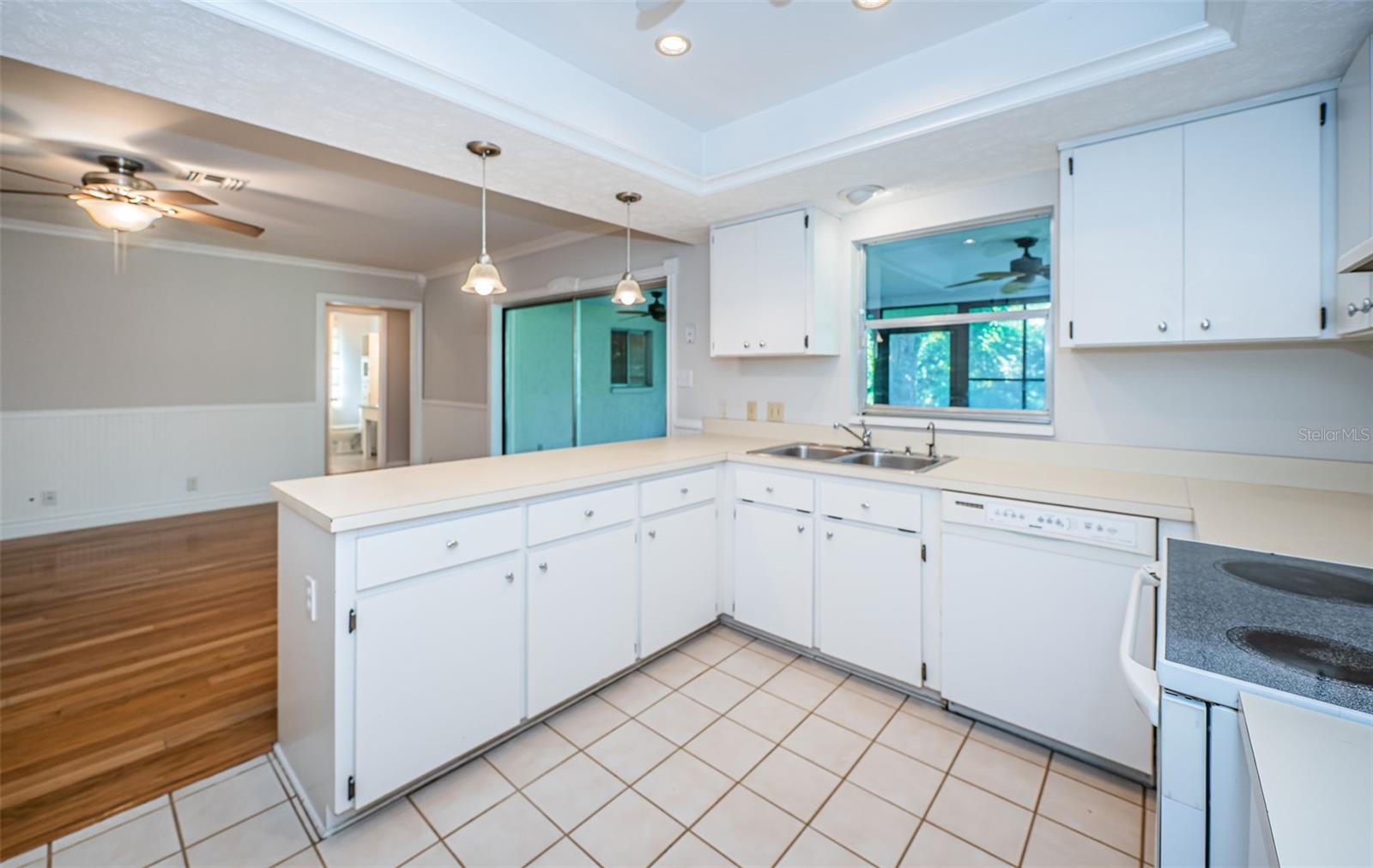 209 S GREENFIELD AVE, TEMPLE TERRACE, FL, 33617