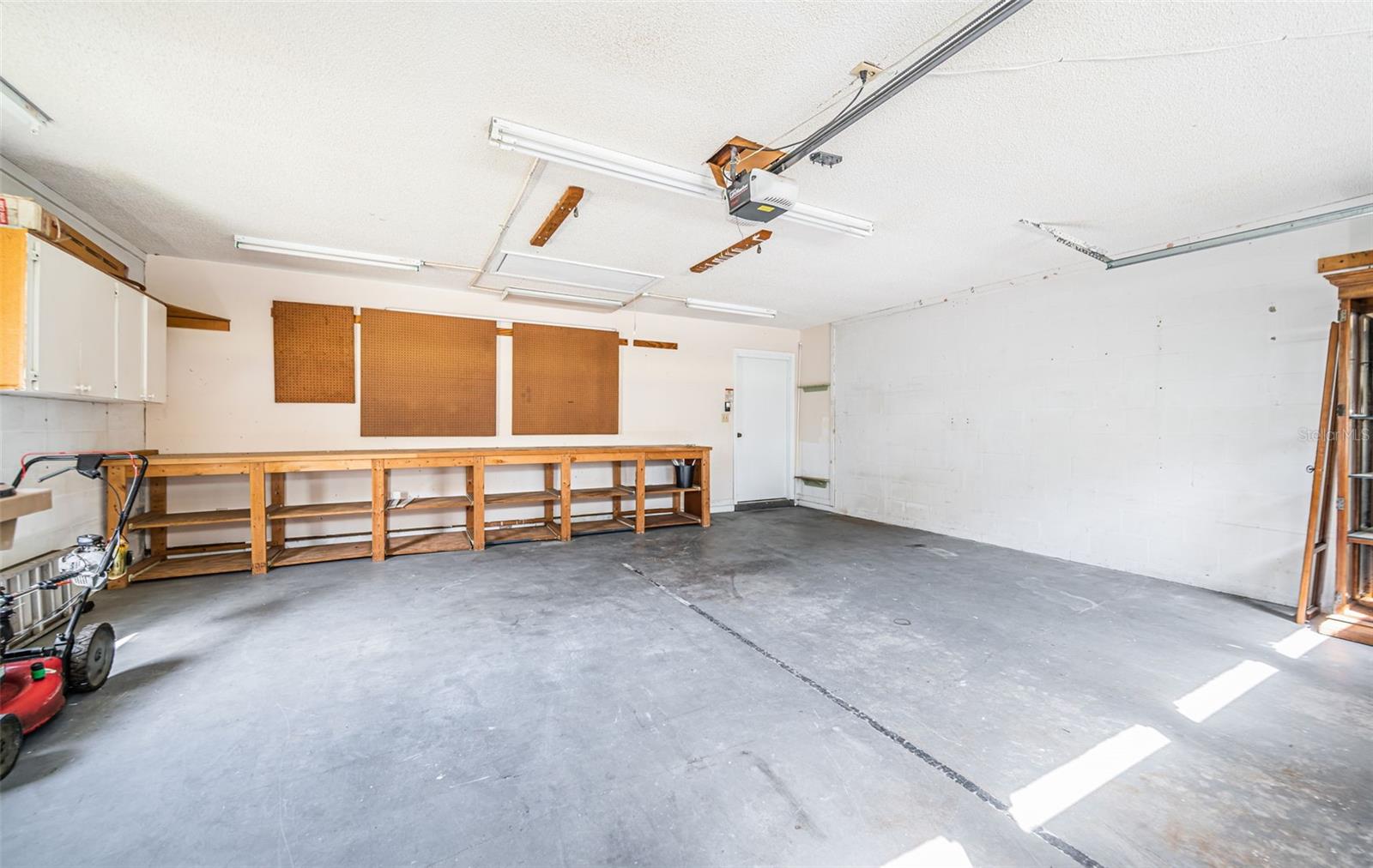 209 S GREENFIELD AVE, TEMPLE TERRACE, FL, 33617