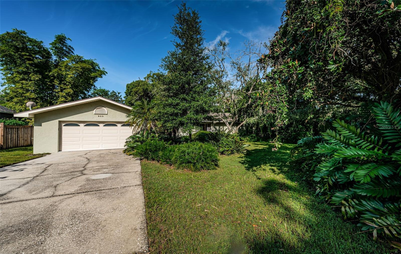 209 S GREENFIELD AVE, TEMPLE TERRACE, FL, 33617