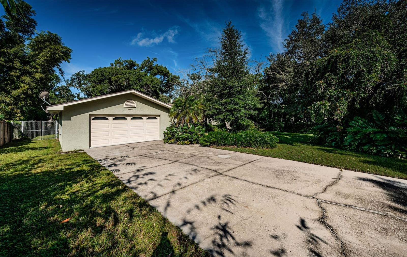 209 S GREENFIELD AVE, TEMPLE TERRACE, FL, 33617