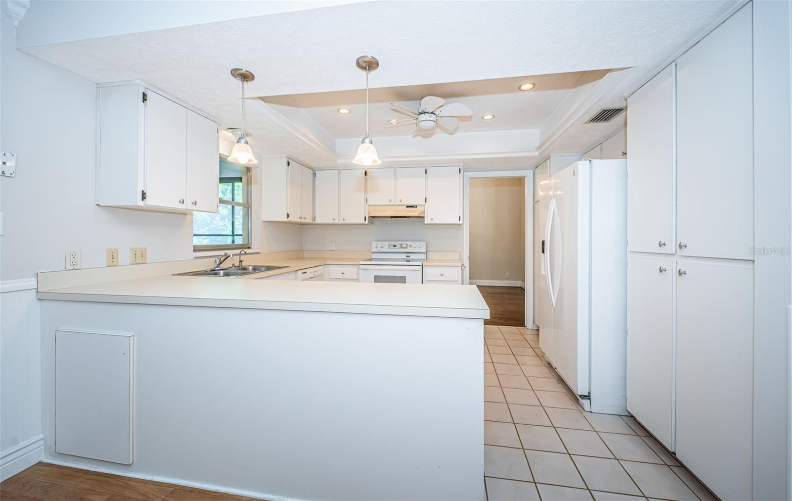 209 S GREENFIELD AVE, TEMPLE TERRACE, FL, 33617