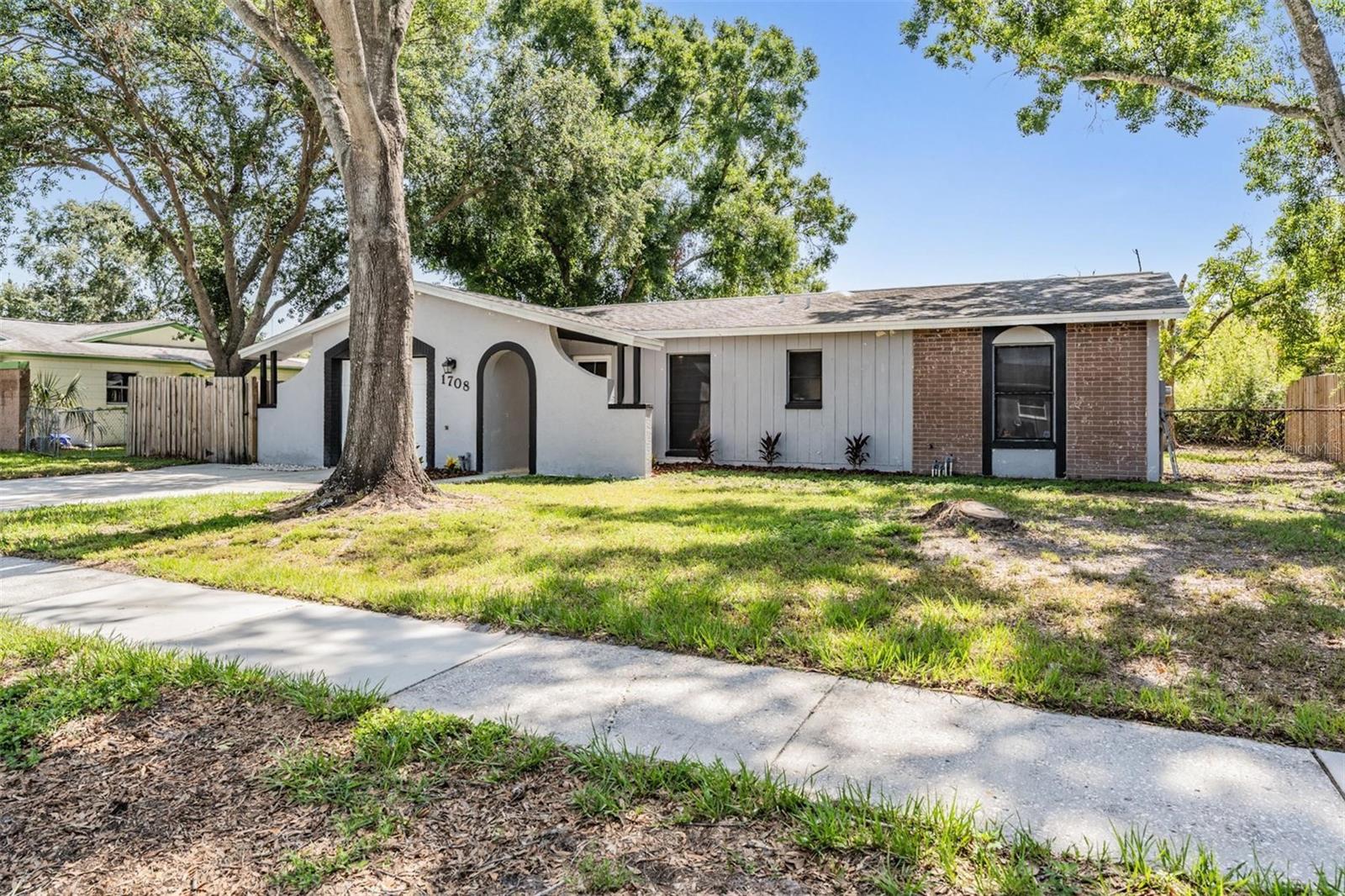 1708 JULIAN LANE DR, TAMPA, FL, 33619