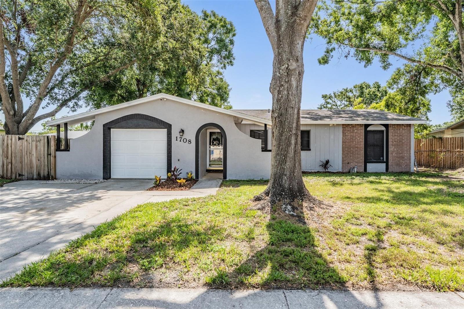 1708 JULIAN LANE DR, TAMPA, FL, 33619