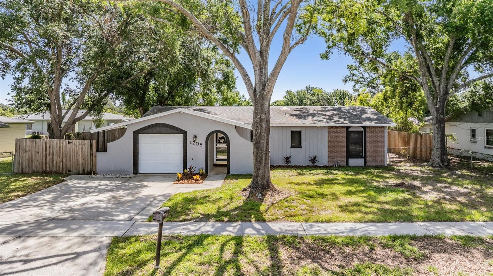 1708 JULIAN LANE DR, TAMPA, FL, 33619