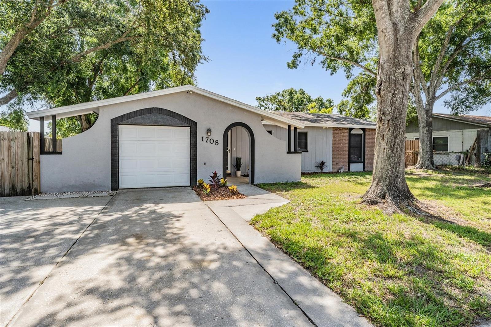 1708 JULIAN LANE DR, TAMPA, FL, 33619