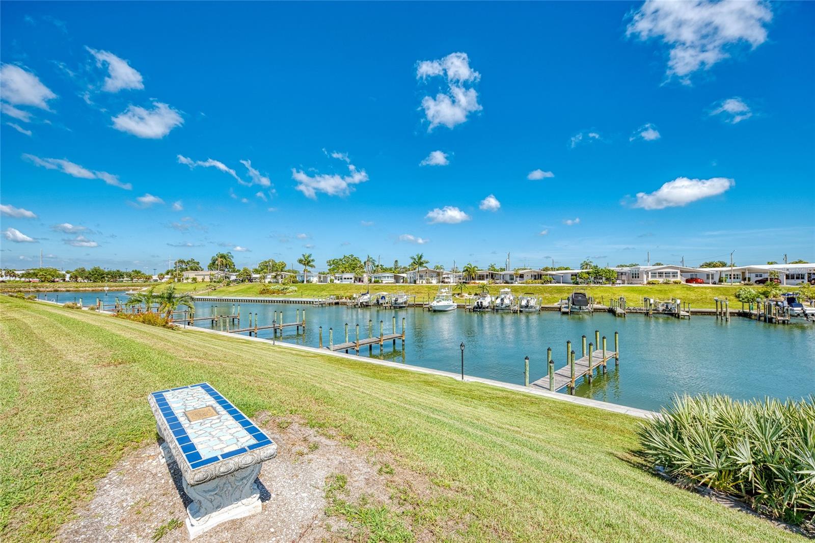 714 N WATERWAY DR, VENICE, FL, 34285