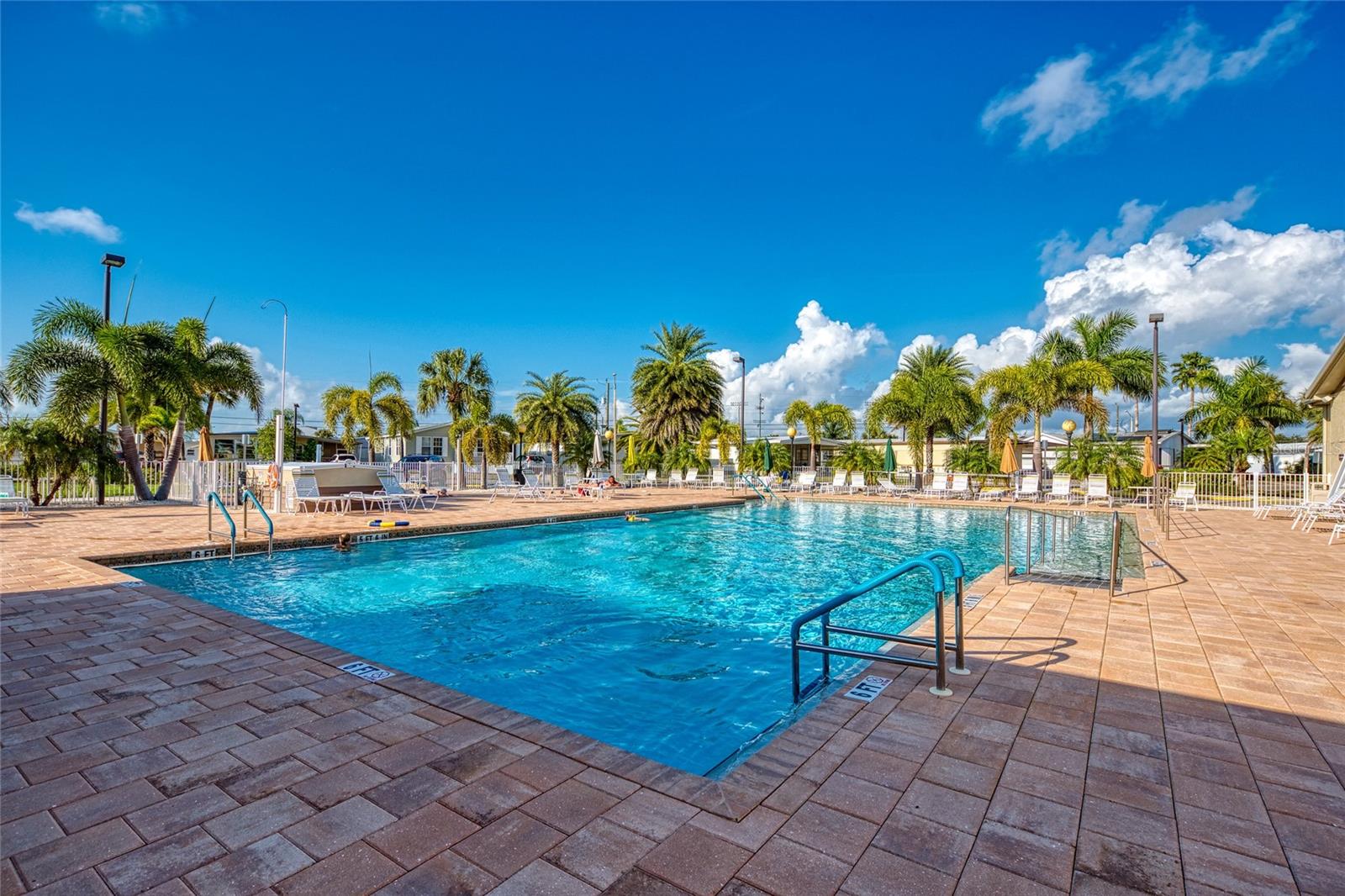 714 N WATERWAY DR, VENICE, FL, 34285