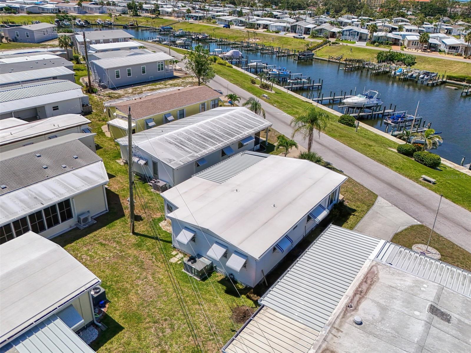 714 N WATERWAY DR, VENICE, FL, 34285