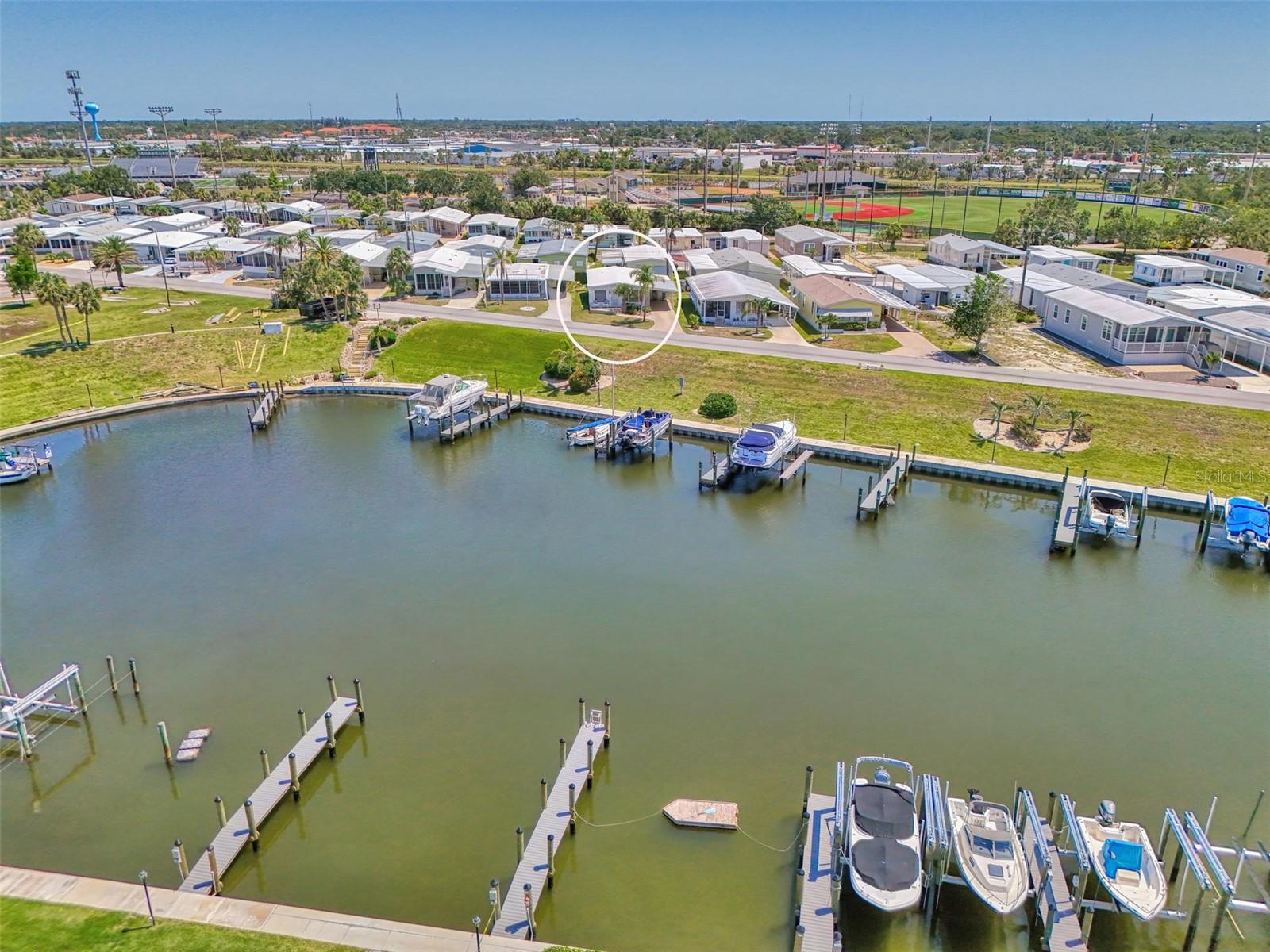 714 N WATERWAY DR, VENICE, FL, 34285