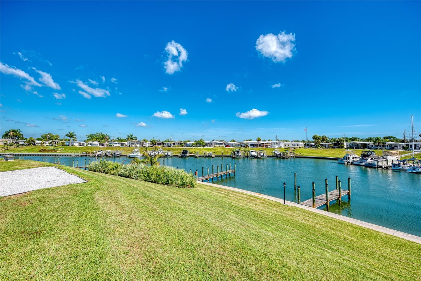 714 N WATERWAY DR, VENICE, FL, 34285