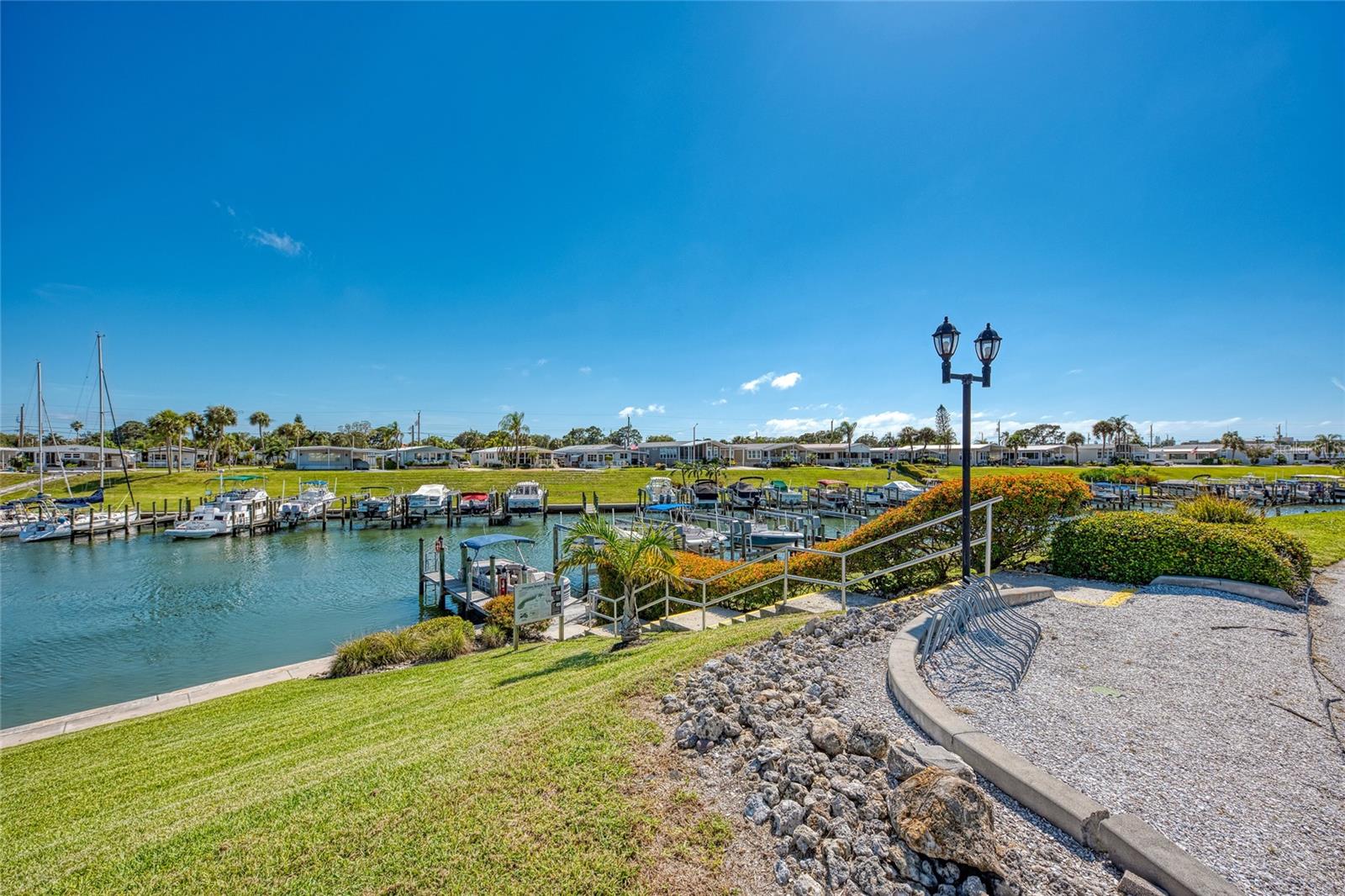 714 N WATERWAY DR, VENICE, FL, 34285