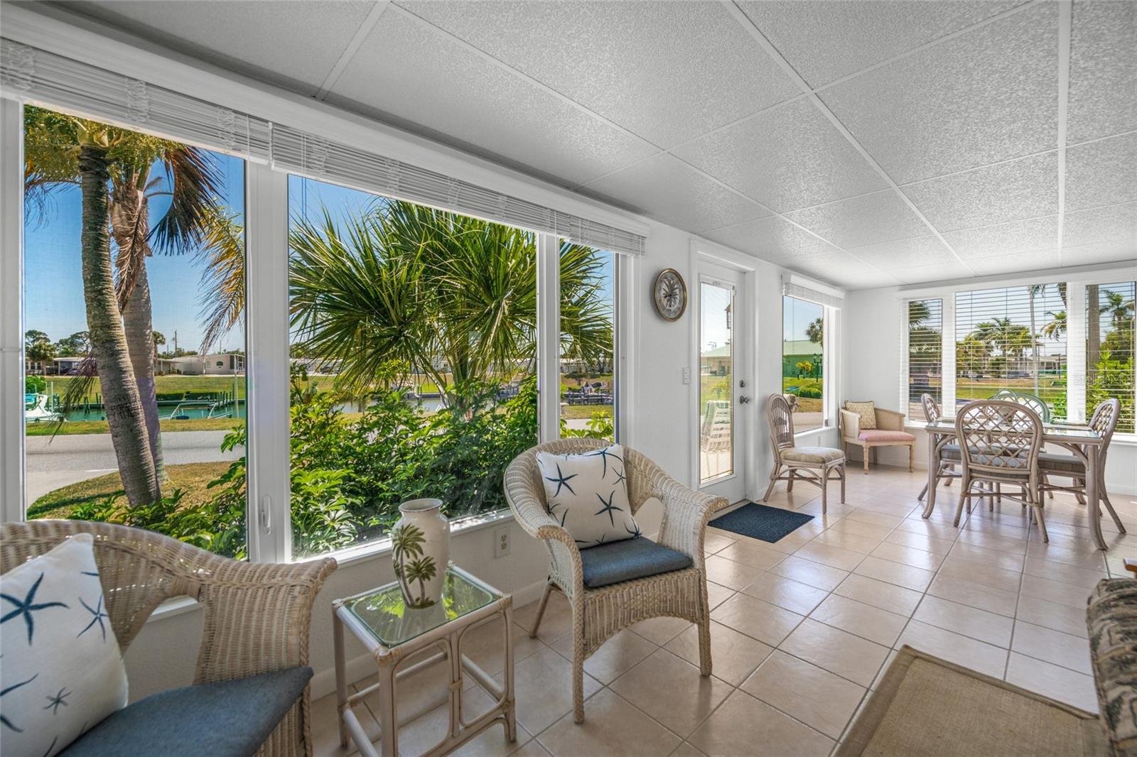 714 N WATERWAY DR, VENICE, FL, 34285