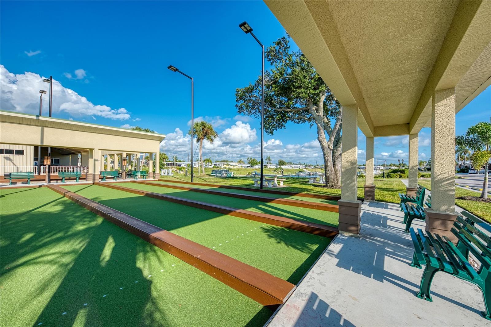 714 N WATERWAY DR, VENICE, FL, 34285