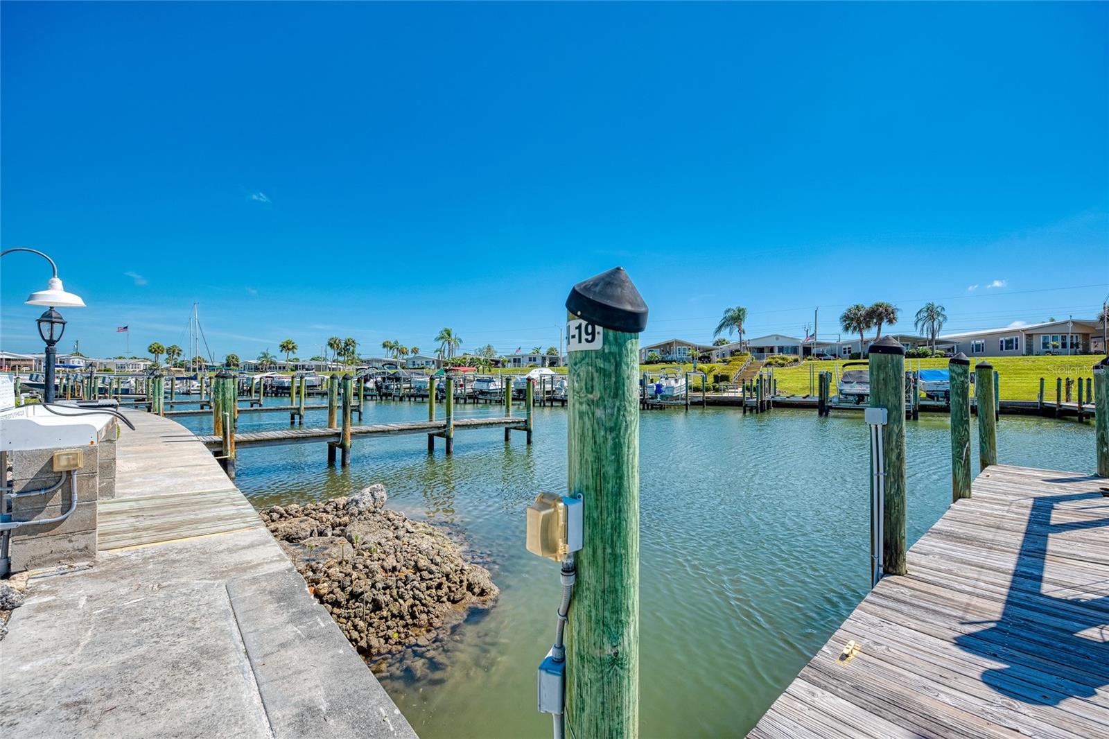 714 N WATERWAY DR, VENICE, FL, 34285