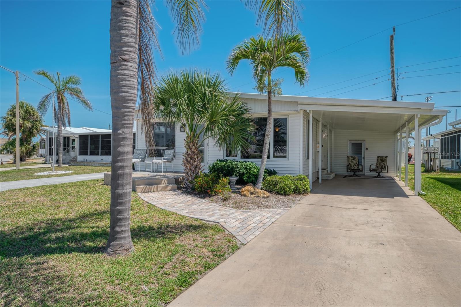 714 N WATERWAY DR, VENICE, FL, 34285