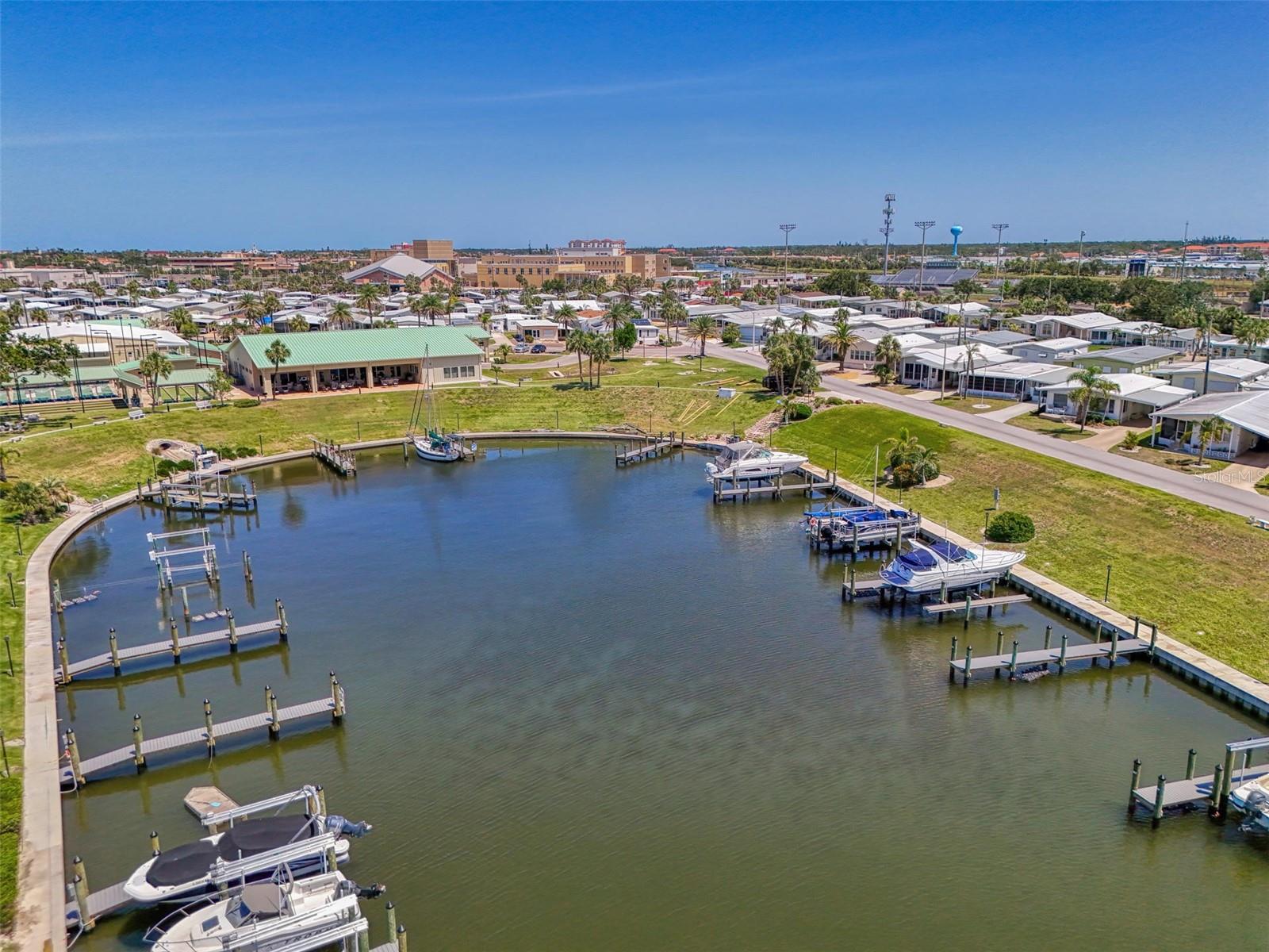 714 N WATERWAY DR, VENICE, FL, 34285