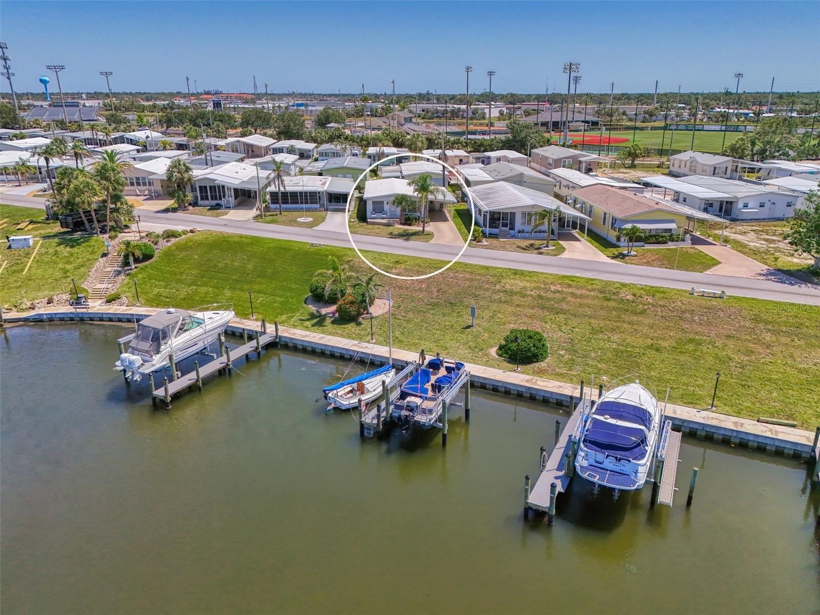 714 N WATERWAY DR, VENICE, FL, 34285