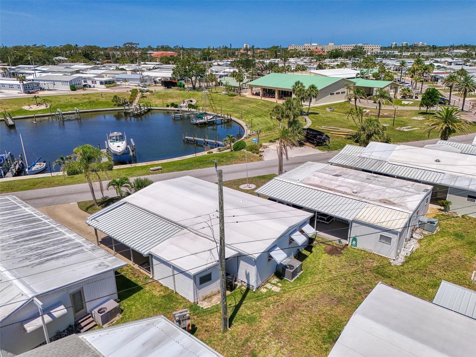 714 N WATERWAY DR, VENICE, FL, 34285