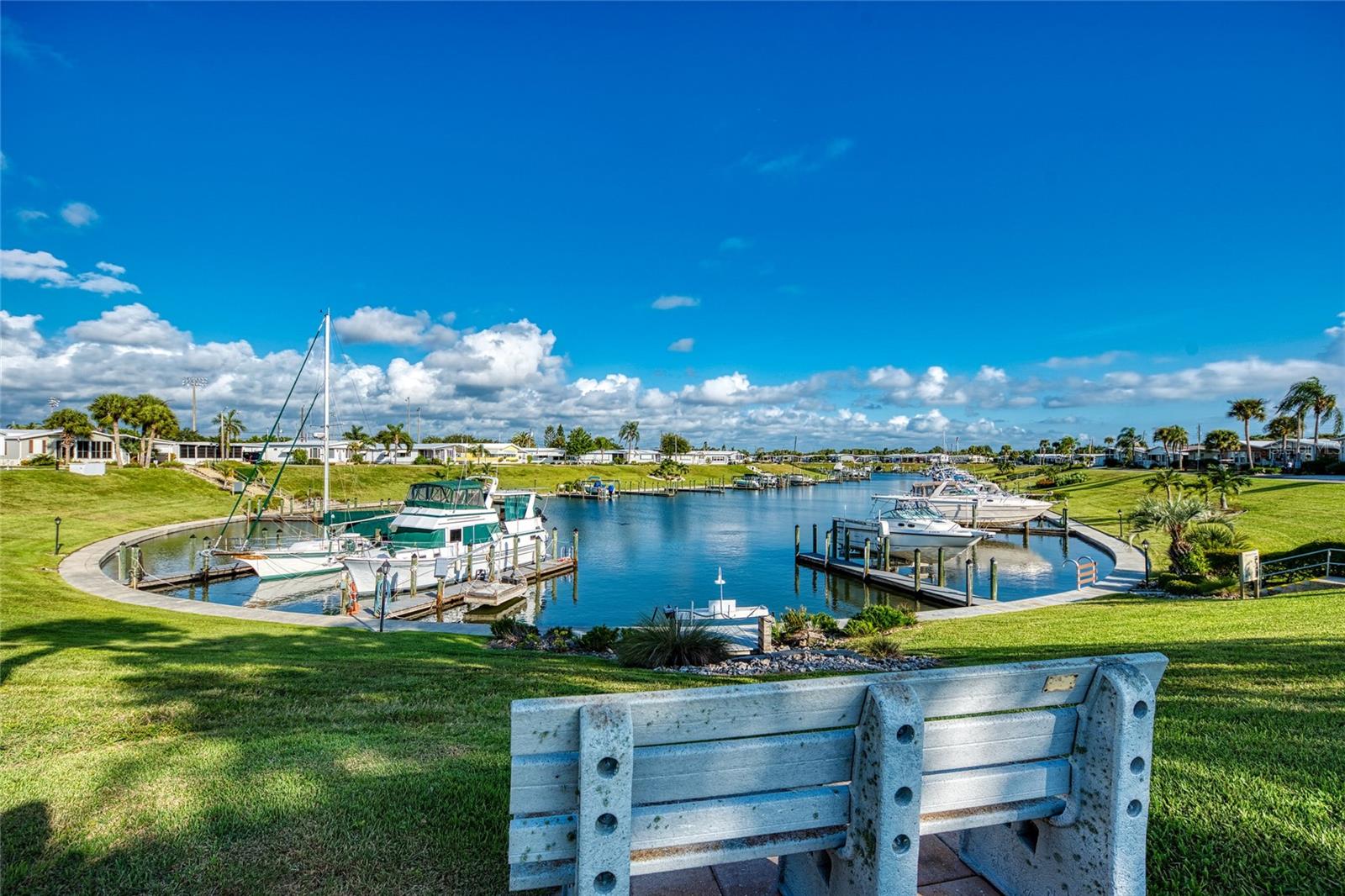 714 N WATERWAY DR, VENICE, FL, 34285